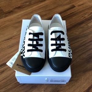 Kids Burberry Shoes 👟